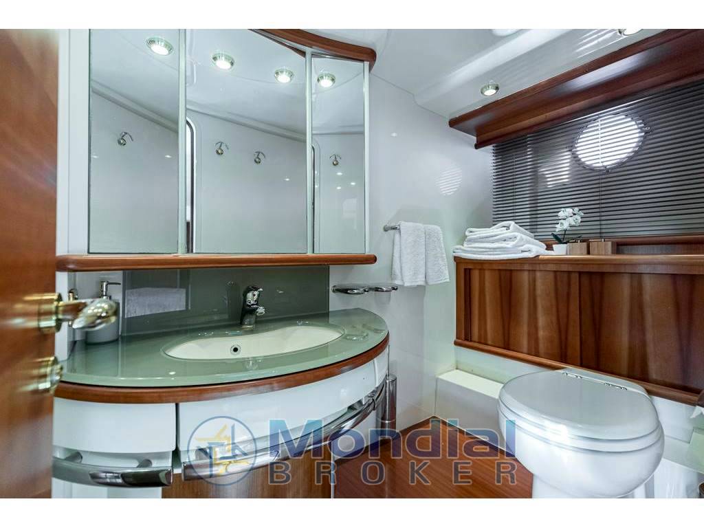 Azimut 62 fly