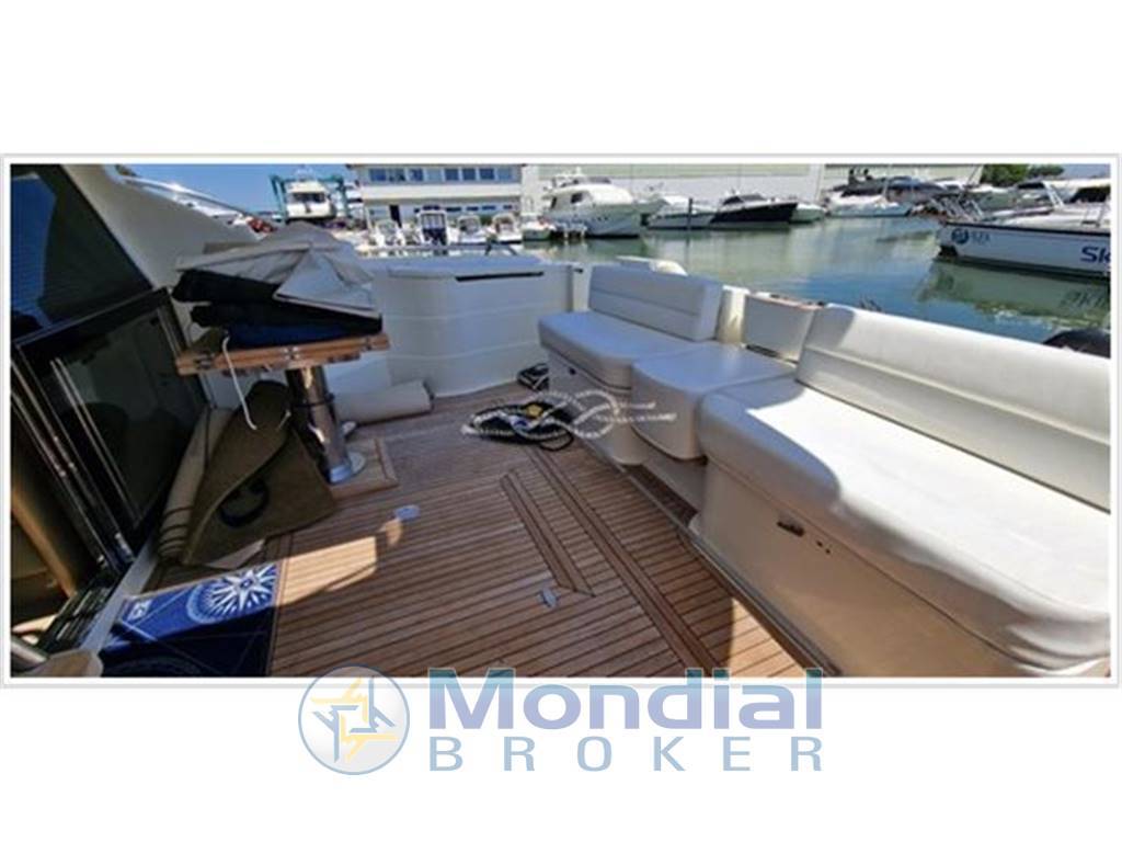 Ferretti 550