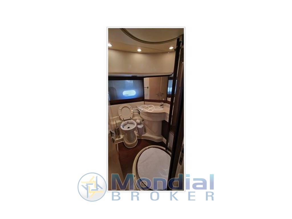 Ferretti 550