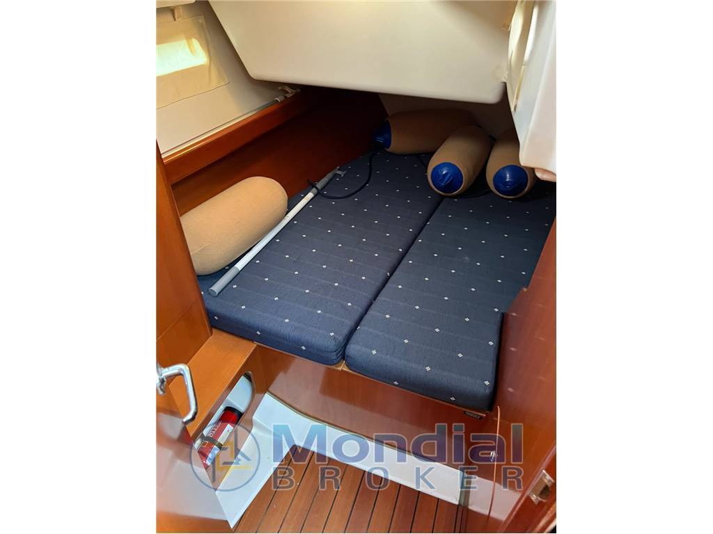 Beneteau Oceanis 393
