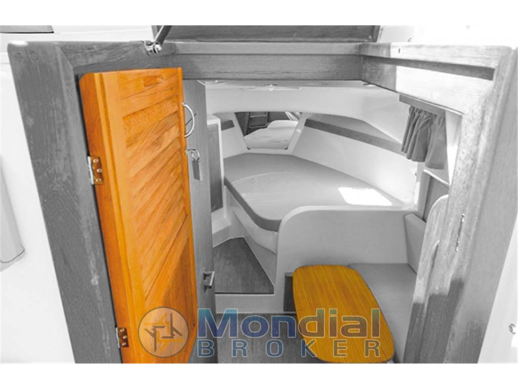 Mimi Libeccio 9 cabin