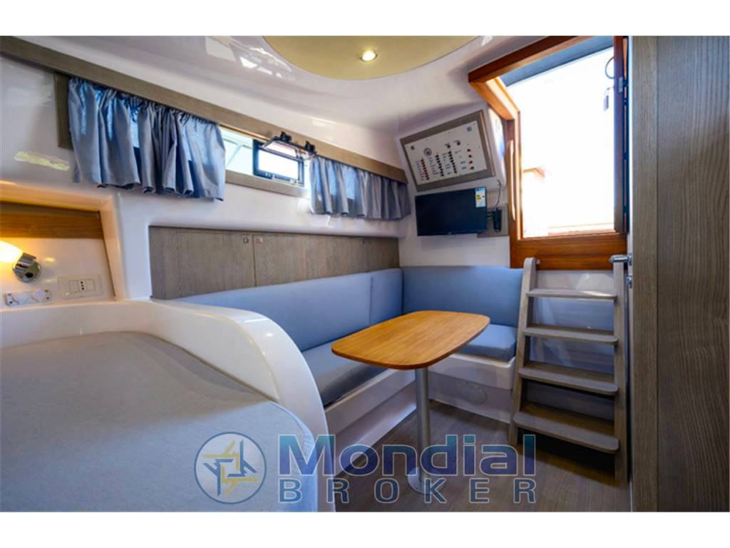 Mimi Libeccio 9 cabin