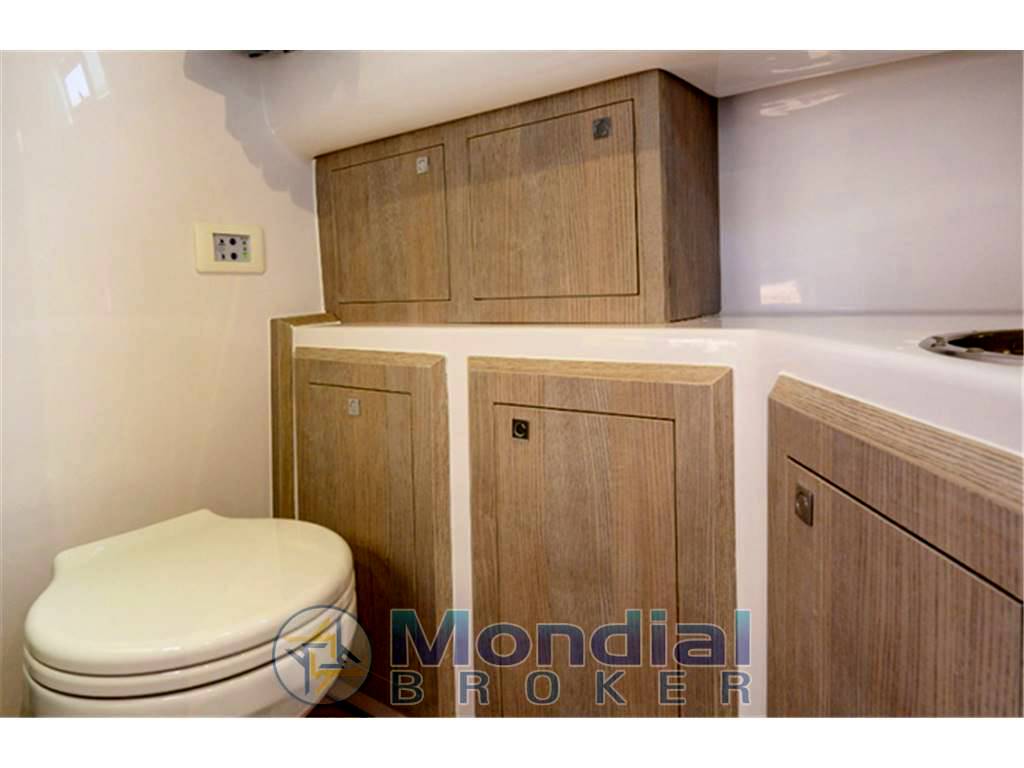 Mimi Libeccio 9 cabin