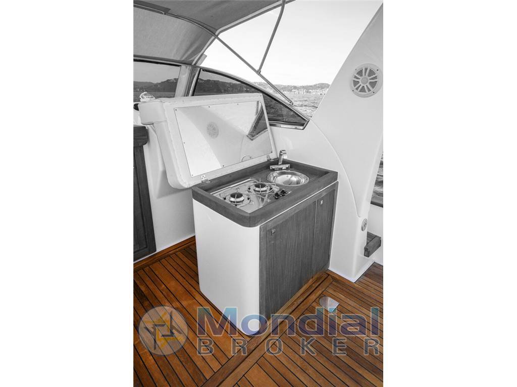 Mimi Libeccio 9.5 cabin