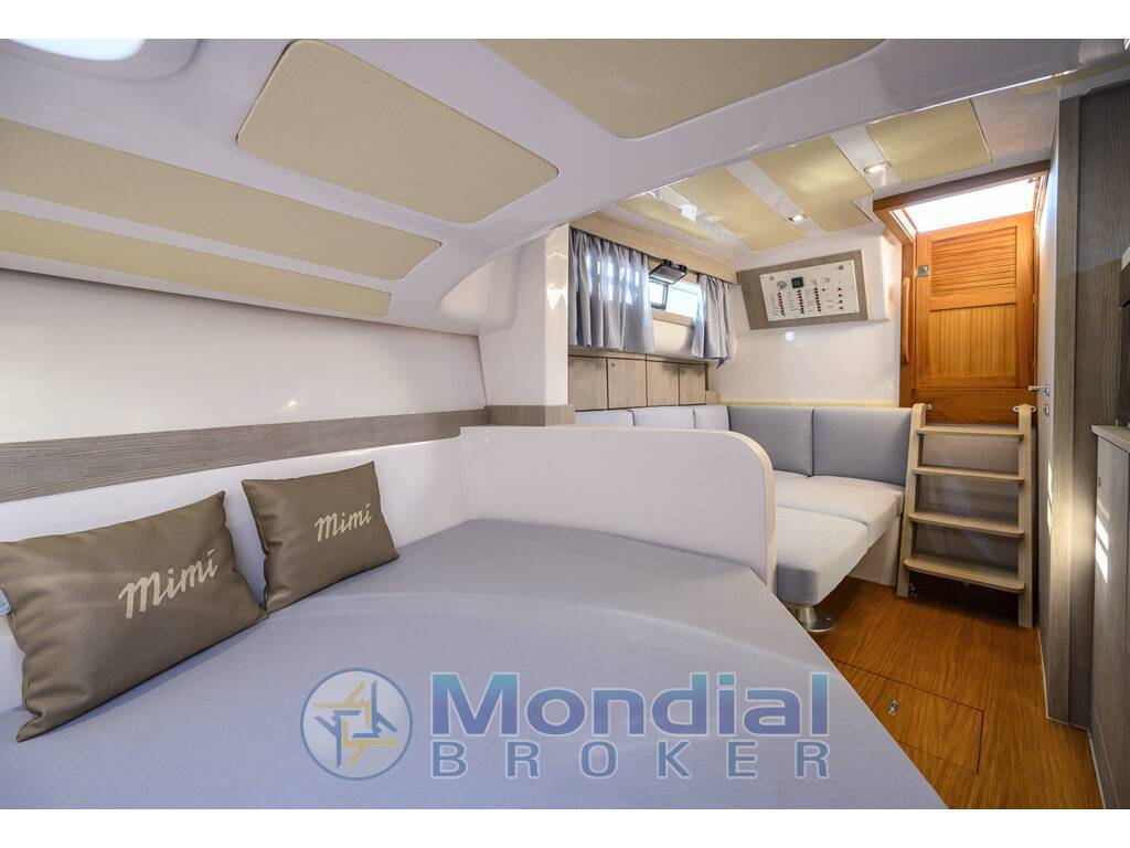 Mimi Libeccio 9.5 cabin
