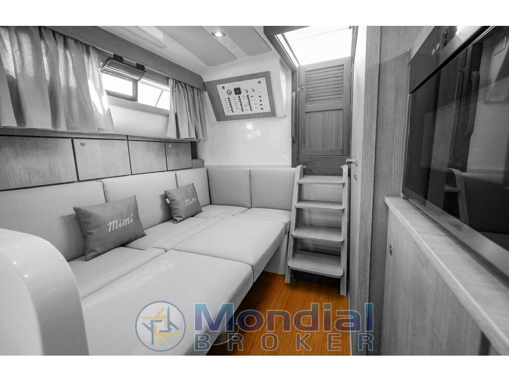 Mimi Libeccio 9.5 cabin